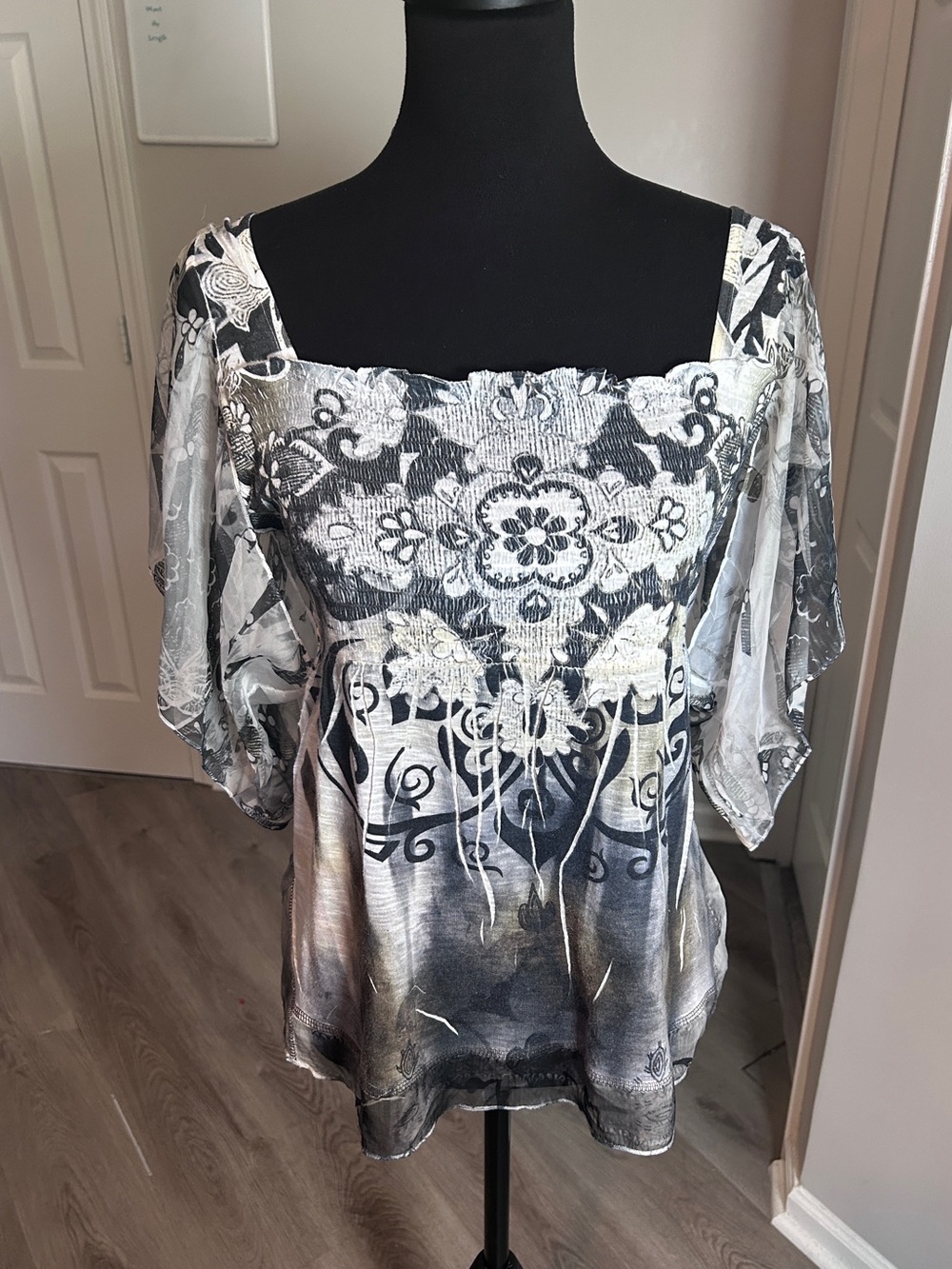Smocked Floral Square-Neck Women’s Top in Black & White